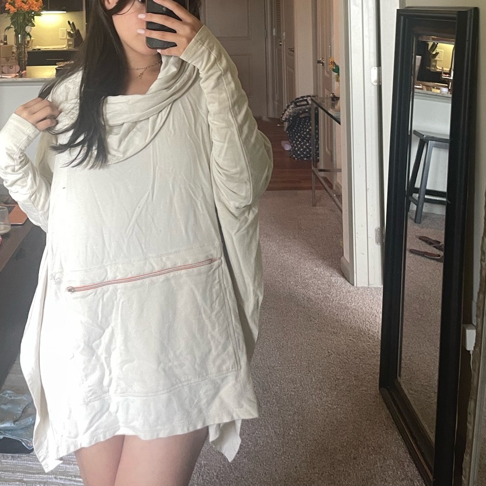 Asymmetric hoodie with zipper front